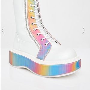 This Demonia platform electric Boots size 7’